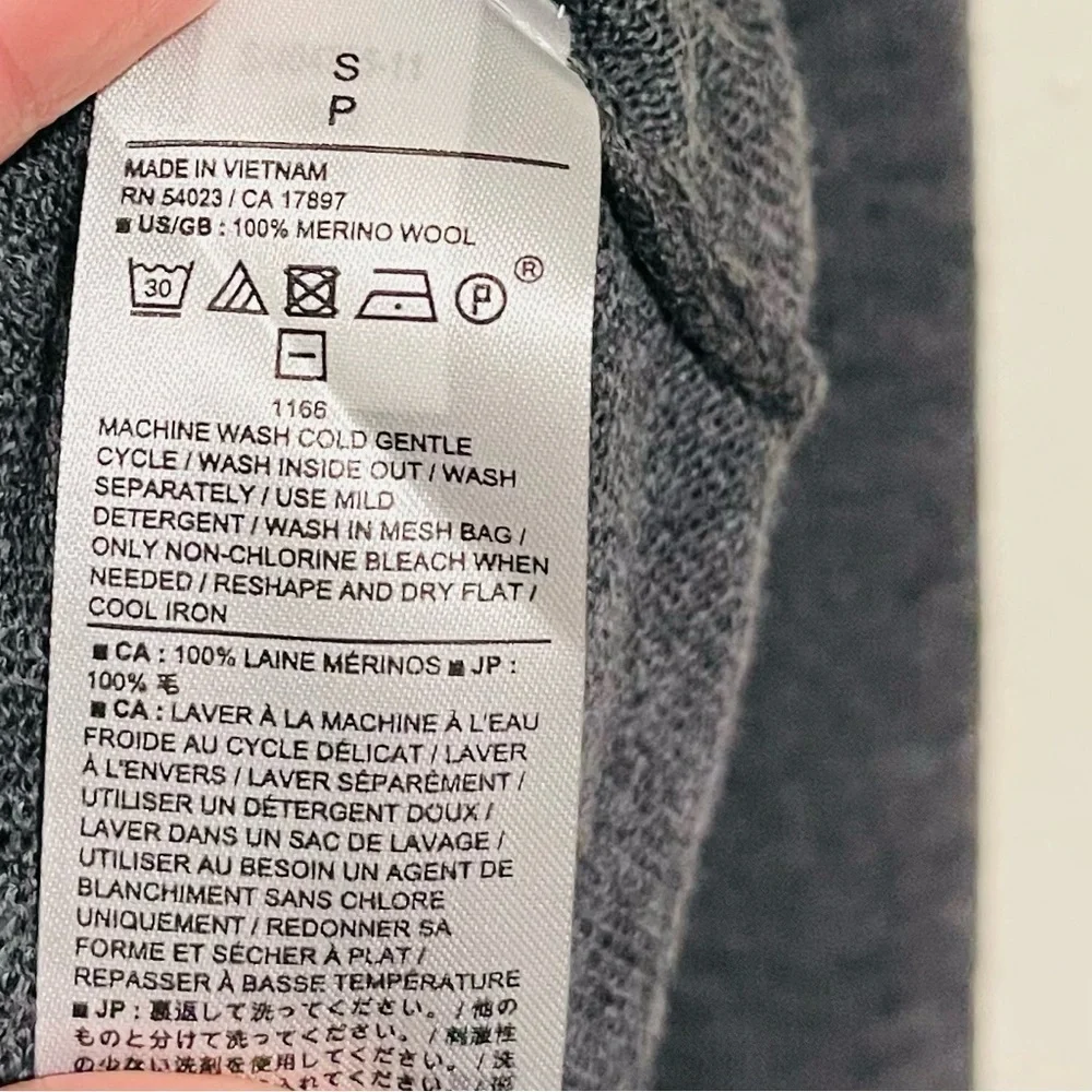 Banana Republic Crewneck Merino Wool Sweater Small Dark Gray Lightweight